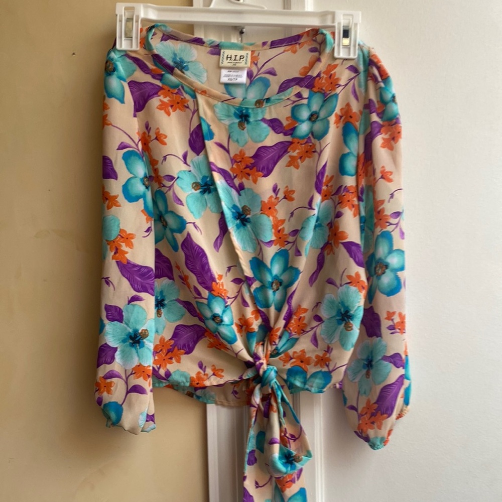 H.IP beautiful flowers top